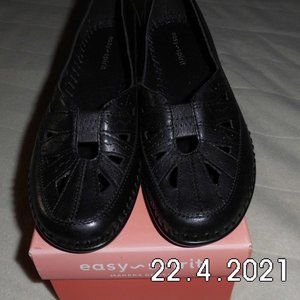 Easy Spirit Shoes